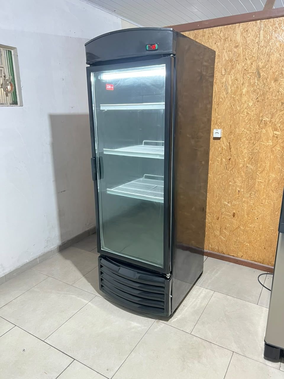 Conserto de freezer vertical expositor em Curitiba — Microlave Curitiba